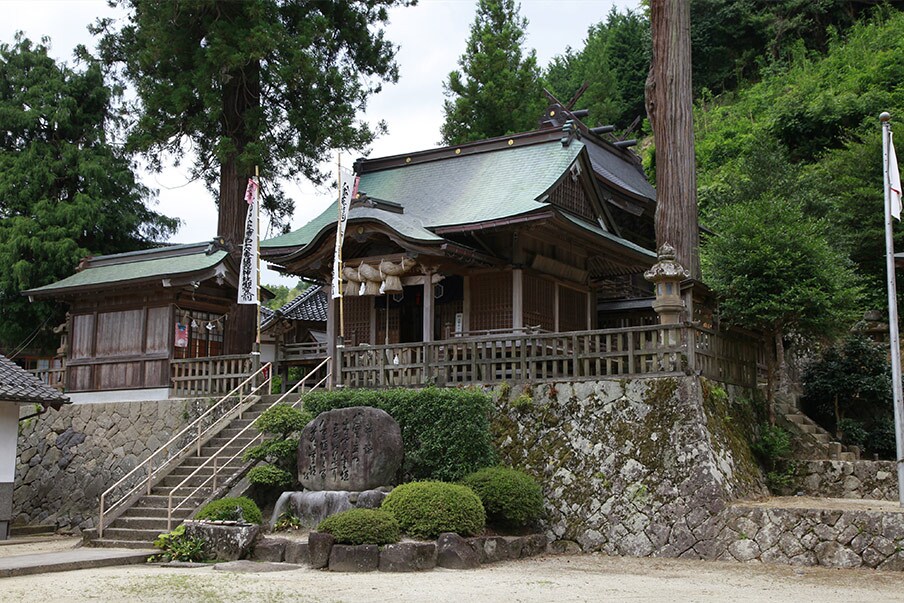 Explore the Suga Shrine and the Myth of Yamata No Orochi