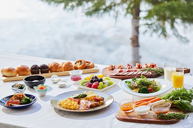 Dine from day to night at the NASPA New Otani Resort