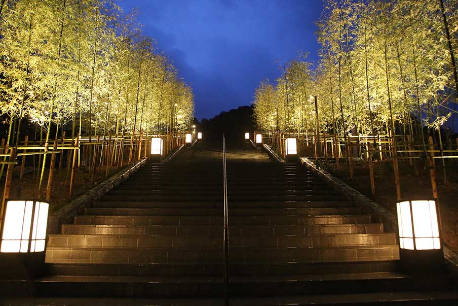 Day 2: Sail around Omijima Island, relax at Nagato Yumoto Onsen, and rest at a luxury ryokan