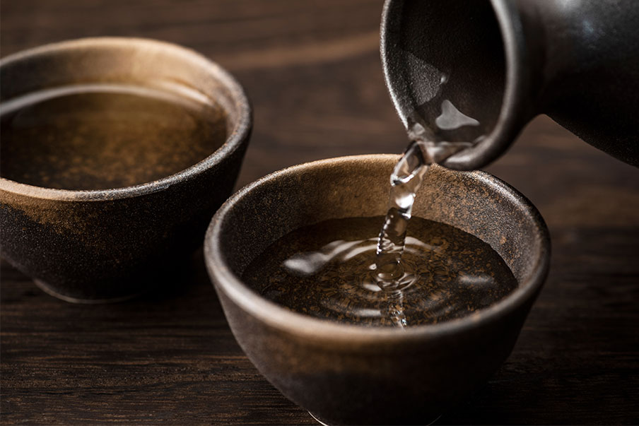 Try seasonal sake and special commemorative sake