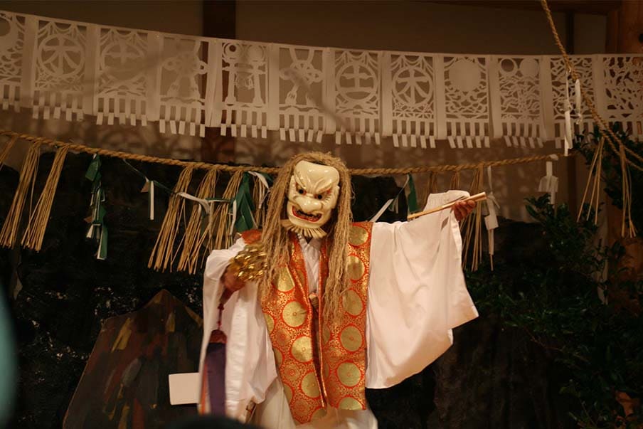 Takachiho Kagura - Watch a sacred dance