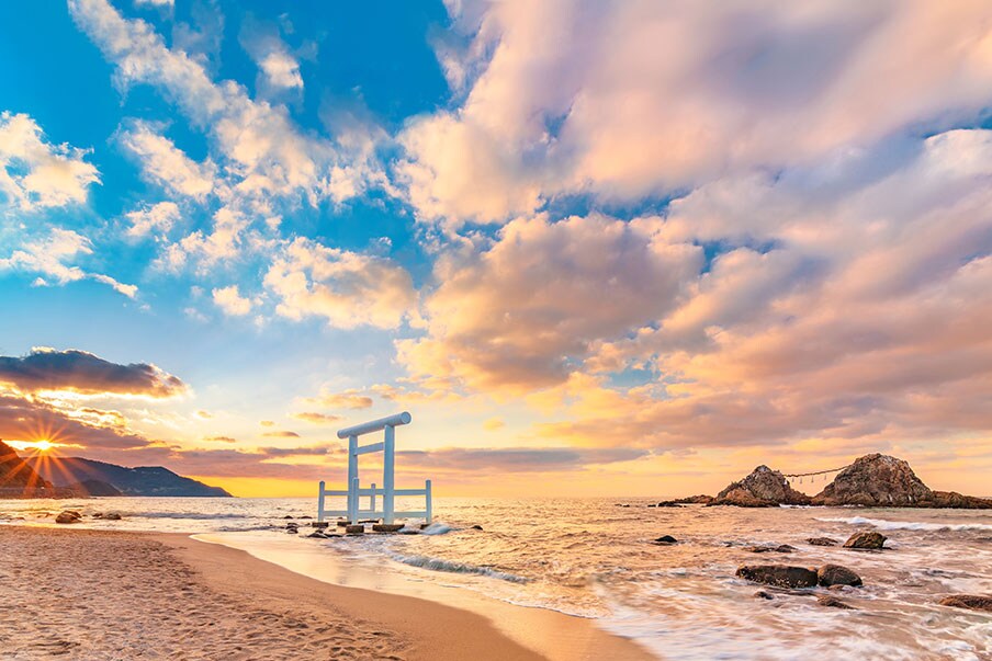 Chasing sunsets at Sakuraishi Futamigaura