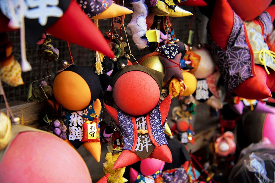 Master local arts and crafts