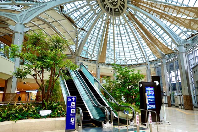 Khu thư giãn Refresh Square tại Aeroplaza